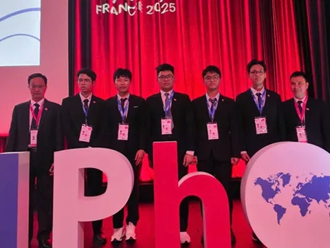 Đội tuyển Việt Nam vào top 10 cuộc thi Olympic Vật lý Quốc tế 2025