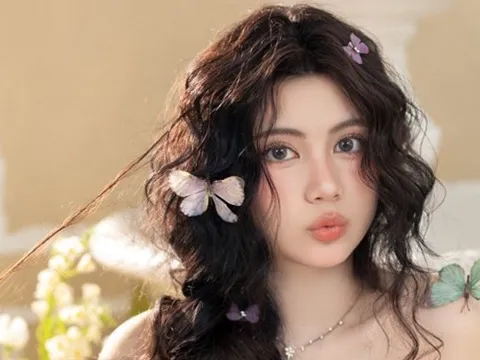 Hạt Dẻ - con gái út của MC Quyền Linh khoe nhan sắc ngọt ngào tuổi 17