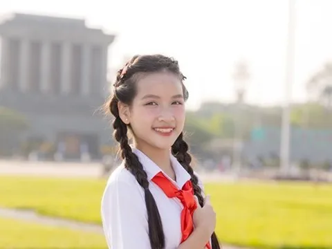 Cô bé 13 tuổi cất giọng khiến hàng ngàn trái tim rung động trong concert "Tổ quốc trong tim" là ai?