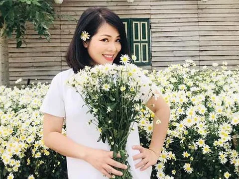 "Nữ MC có nụ cười rạng rỡ nhất VTV" sau 8 năm nghỉ việc, vẫn trẻ trung, đầy sức sống ở tuổi 50