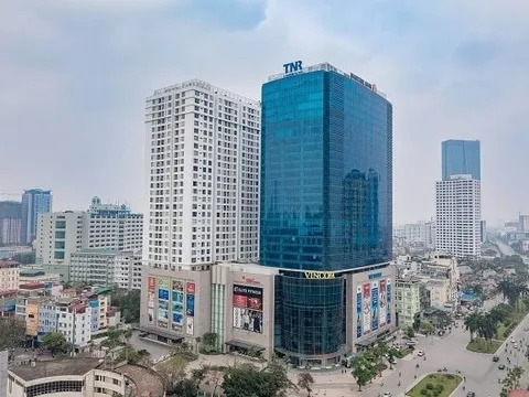 Một công ty chứng khoán trên sàn vừa “đổi chủ”, nhóm cổ đông lớn có nhiều liên quan tới tập đoàn của bà Nguyễn Thị Nguyệt Hường