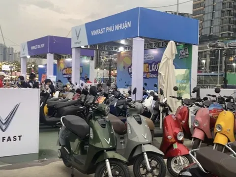 Người dân, tài xế ở TP HCM chuyển đổi sang xe điện sẽ được doanh nghiệp hỗ trợ