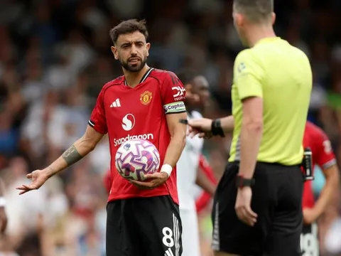 Bruno Fernandes tiết lộ sự thật đằng sau cú sút phạt đền "thảm họa" cho MU