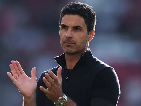 Arsenal bị Leverkusen dội gáo nước lạnh