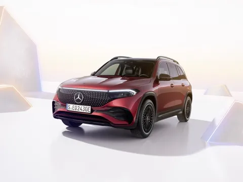 SUV điện Mercedes-Benz EQB 250+ FL ra mắt bản nâng cấp tại Việt Nam, giá hơn 2,3 tỷ đồng