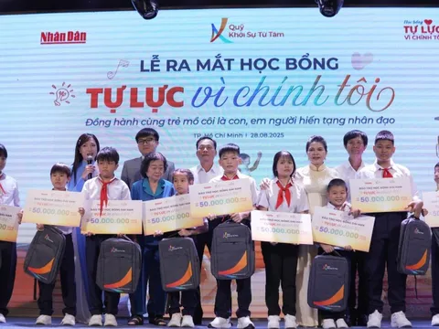 Học bổng tiếp sức cho con người hiến tạng
