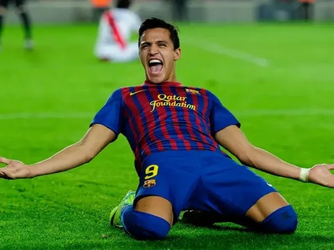 Lamine Yamal có phản ứng bất ngờ khi Sanchez trở lại La Liga
