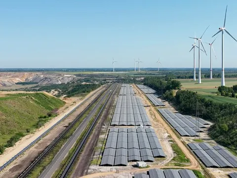 Tổ hợp siêu khổng lồ với 60 triệu tấm pin năng lượng mặt trời và 770 turbine điện gió