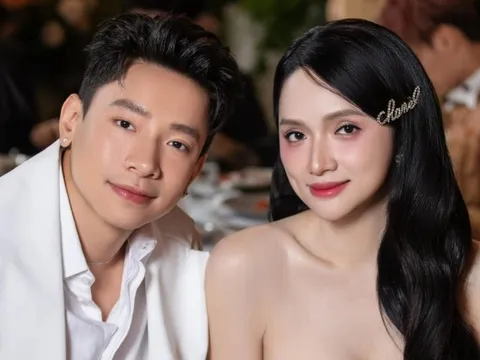 Hoa hậu chuyển giới Hương Giang khoe được bạn trai tin đồn tặng món quà "khủng"