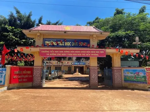 Một trường học thiếu 60% sách giáo khoa, thầy hiệu trưởng kêu gọi hỗ trợ