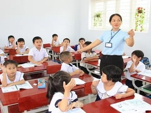 Không sử dụng biện pháp kỷ luật mang tính bạo lực, xúc phạm nhân phẩm của học sinh