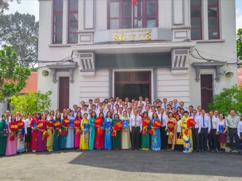 Sở Y tế TP HCM trao quyết định bổ nhiệm lãnh đạo 38 trung tâm y tế khu vực