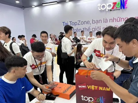 Thu nhập 4.700 USD/năm, người Việt chơi lớn chi 1.500 USD mua iPhone 17