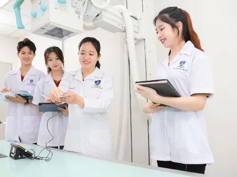 Kiểm định chất lượng giáo dục: Từ ‘người gác cổng’ đến ‘người đồng hành’