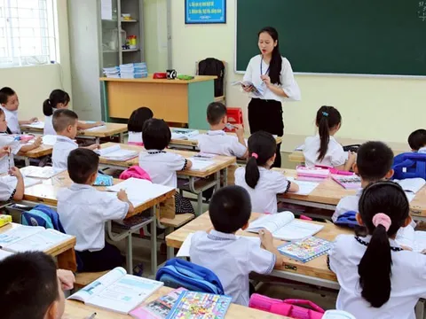 Đề xuất quy định tiêu chuẩn nghề nghiệp giáo viên tiểu học, trung học cơ sở