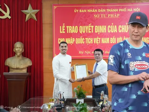 Chính thức nhập tịch Việt Nam, Đỗ Hoàng Hên gửi thẳng thông điệp tới HLV Kim Sang-sik