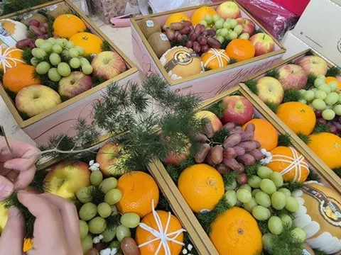 Bất ngờ với thị trường quà tặng 20-10, khi thịt cá cũng trở thành quà tặng