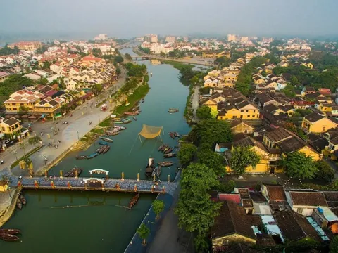 Giữa cơn lốc du lịch, làm thế nào để không mất hồn phố cổ Hội An?