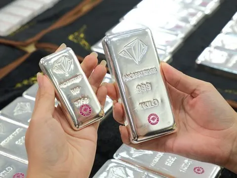 Giá bạc chờ tín hiệu cắt giảm lãi suất từ FED