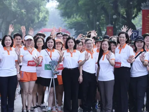 Phụ nữ chạy hưởng ứng vì môi trường không khói thuốc, lan tỏa thông điệp sống xanh