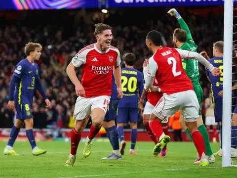 Siêu máy tính khiến cổ động viên Arsenal vỡ òa