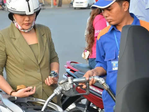 Giá xăng dầu đồng loạt giảm, dầu diesel rẻ hơn 538 đồng/lít