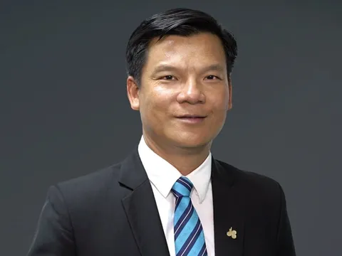 Từ nhiệm vị trí TGĐ Hòa Bình (HBC), ông Lê Văn Nam vẫn làm Chủ tịch công ty xây dựng riêng, là đối tác quen mặt của Sunshine