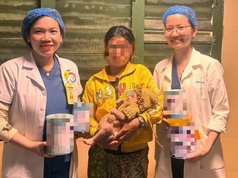 Trẻ 5 ngày tuổi nguy kịch vì mẹ cho ăn cơm