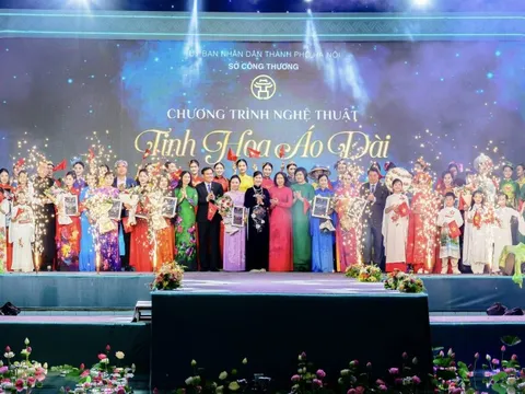 ‘Di sản Thành phố Hồ Chí Minh’: Bản giao hòa giữa quá khứ và hiện đại trong tà áo dài Việt