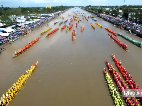 Rực rỡ sắc màu tại giải đấu Đua ghe Ngo đạt kỷ lục có "vận động viên đông nhất"