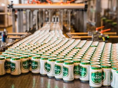 Sabeco (SAB) gặp khó khi nhiều hộ kinh doanh đóng cửa, nỗ lực tìm kênh phân phối mới