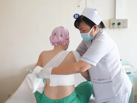 Bệnh viện Chợ Rẫy dùng kỹ thuật mới cứu người phụ nữ bị ung thư vú