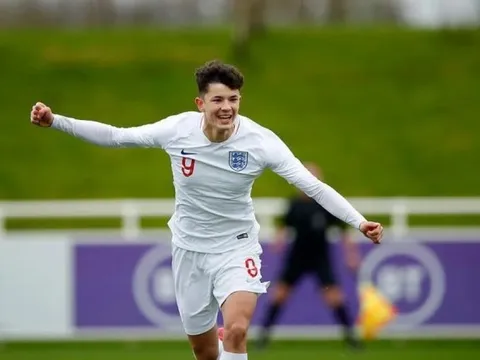 FIFA phê duyệt hồ sơ nhập tịch, sao trẻ từng khoác áo U19 Anh chính thức đầu quân cho tuyển Thái Lan