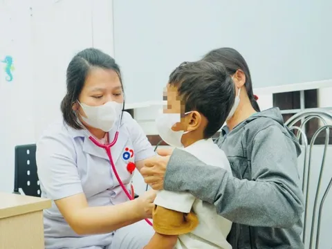 Nghệ An: Hàng loạt học sinh nghỉ học do mắc cúm A, bác sĩ cảnh báo nguy cơ biến chứng