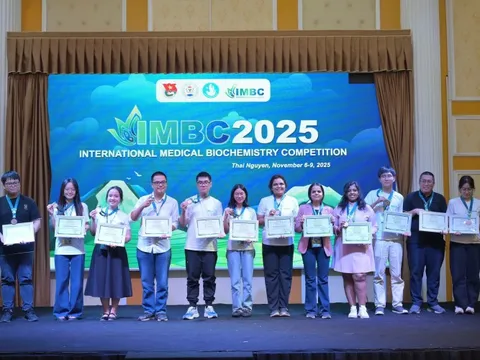 Sinh viên Y Việt Nam giành 4 huy chương tại cuộc thi Hóa sinh Y học quốc tế