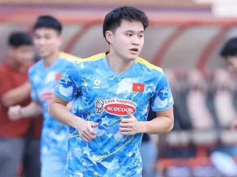 Tân binh Khổng Minh Gia Bảo tưởng bị trêu khi biết tin lên tuyển