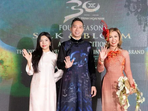 NTK Đỗ Trịnh Hoài Nam quảng bá tinh hoa Áo dài Việt đến Hoa Kỳ