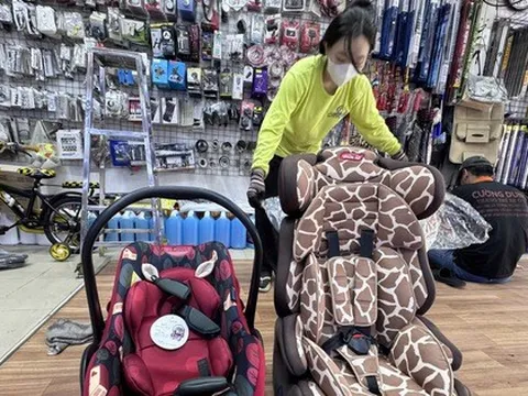 Chủ xe "rối não" không biết mua ghế an toàn nào cho trẻ