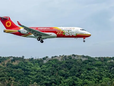 Vì sao đường bay Côn Đảo luôn sốt vé, khan chuyến?