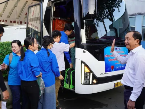 Bác sĩ trẻ TP HCM trải lòng sau chuyến chi viện giúp người dân vùng lũ miền Trung