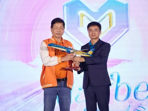 Chủ tịch Trương Gia Bình tiết lộ lý do muốn "liên hôn" FPT với Vietnam Airlines
