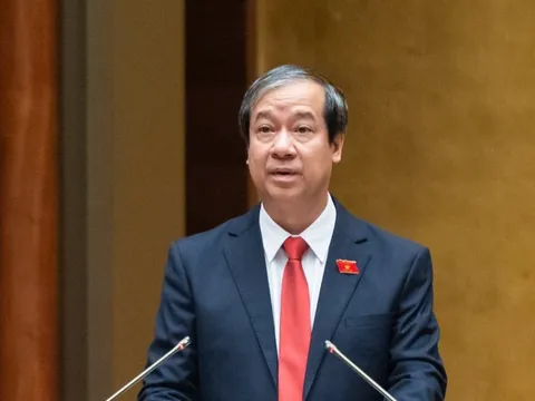 Thông qua 3 luật về giáo dục, từ 2026 sẽ có một bộ SGK sử dụng thống nhất toàn quốc