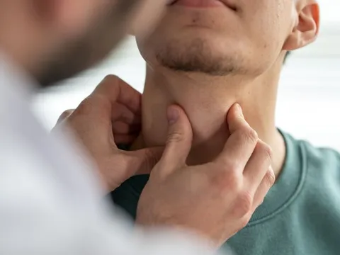 Đau họng đi khám, người đàn ông phát hiện mắc 4 loại ung thư