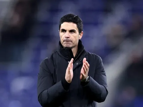 HLV Arteta và Guardiola có những phát biểu trái chiều về cuộc đua vô địch