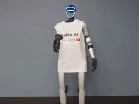 Robot hình người tích hợp ChatGPT cầm súng bắn người sau khi bị ‘thao túng tâm lý’