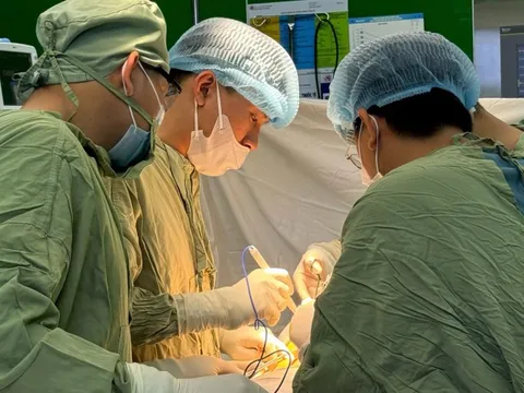 Bác sĩ điều chỉnh “trứng” ẩn, giúp chàng trai hồi phục sức khỏe sinh sản