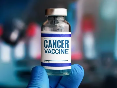 Mỹ phát triển vắc-xin ung thư mRNA dựa trên "dư âm" COVID-19