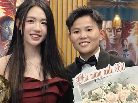 Hotgirl xinh như búp bê cực tình bên Quả bóng Vàng nữ Việt Nam 2025 là ai?