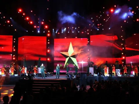 Chương trình nghệ thuật ‘Ánh Dương’: Sợi chỉ đỏ kết nối quá khứ, hiện tại và tương lai