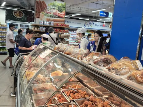 Sức mua tăng mạnh trong ngày Tết Dương lịch